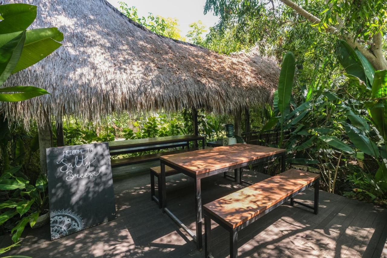 Salty Breeze Bali Hotel Ungasan Екстериор снимка