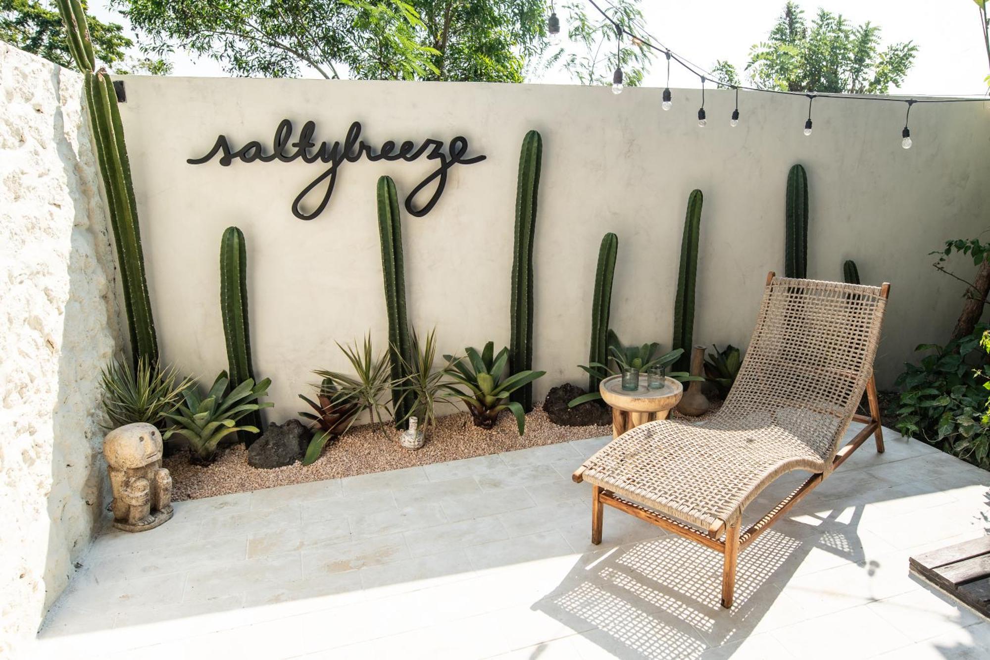 Salty Breeze Bali Hotel Ungasan Екстериор снимка
