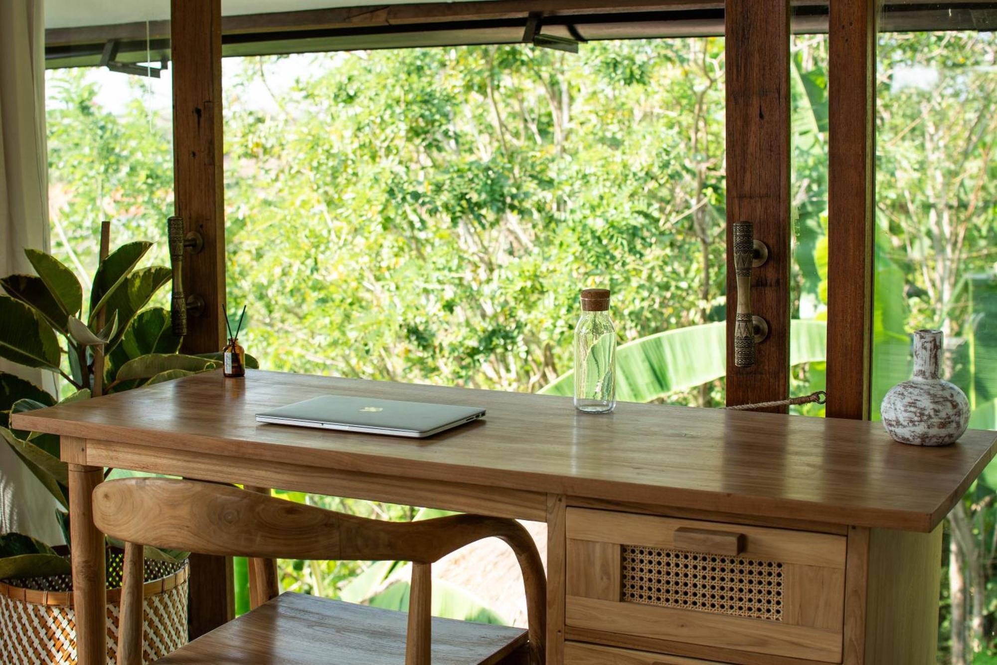 Salty Breeze Bali Hotel Ungasan Екстериор снимка
