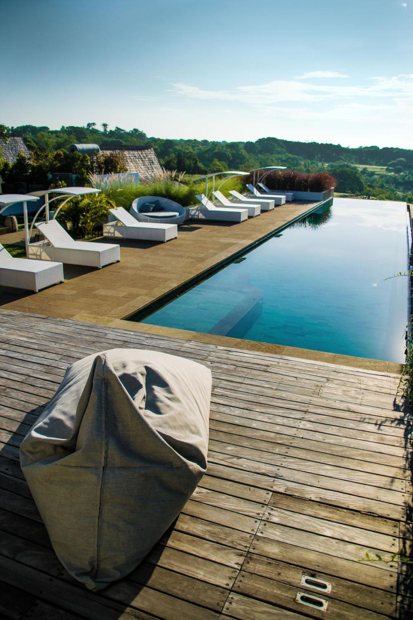 Salty Breeze Bali Hotel Ungasan Екстериор снимка