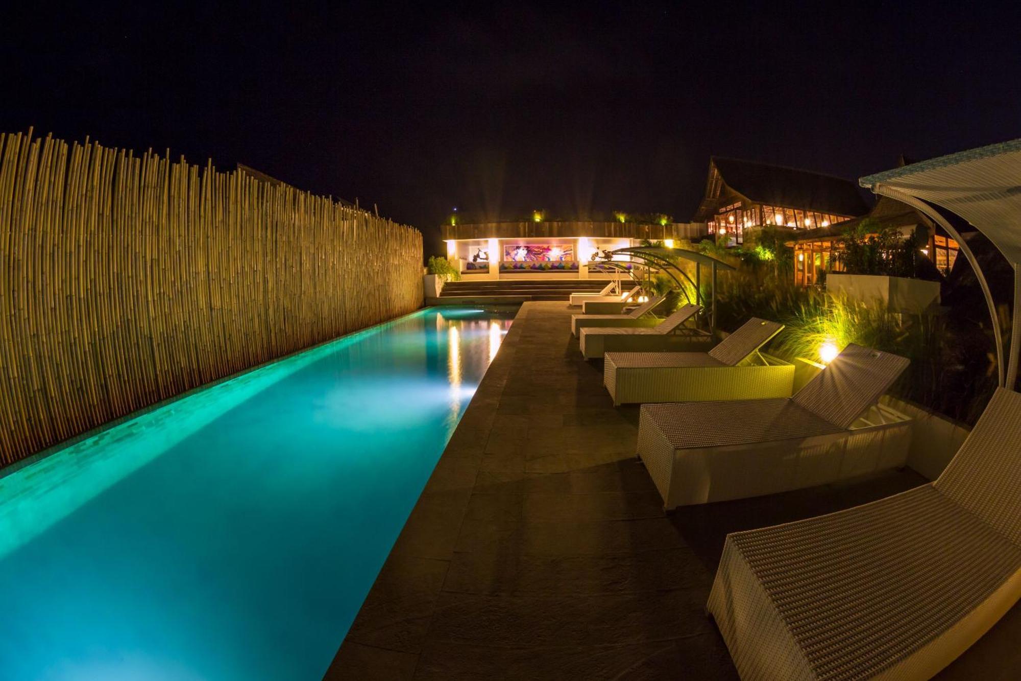 Salty Breeze Bali Hotel Ungasan Екстериор снимка