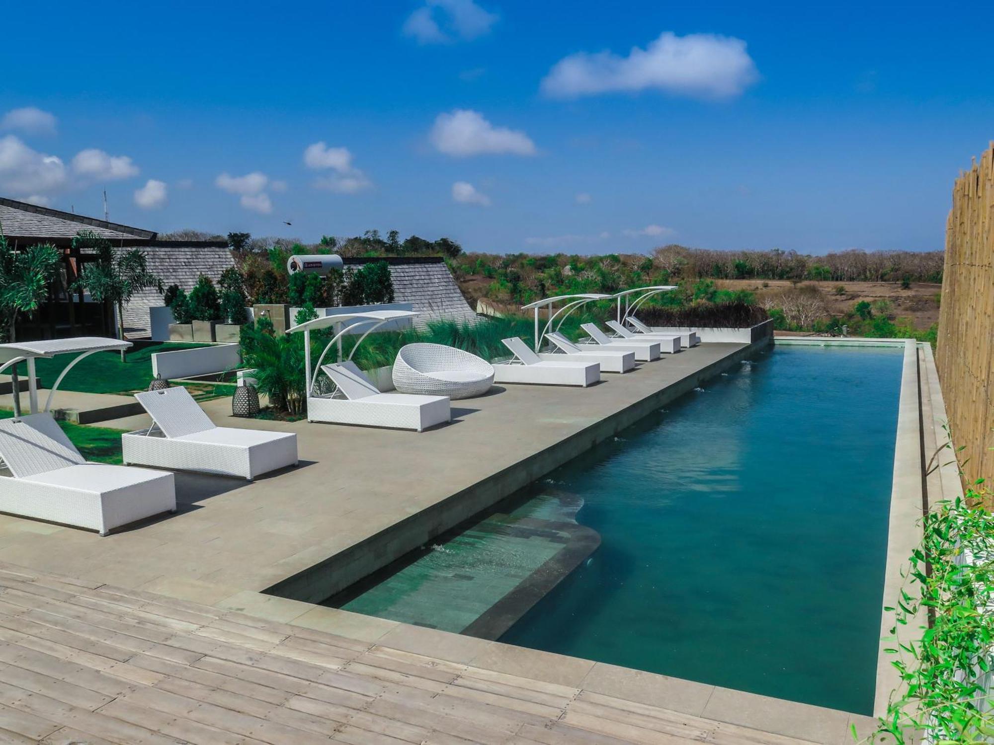 Salty Breeze Bali Hotel Ungasan Екстериор снимка